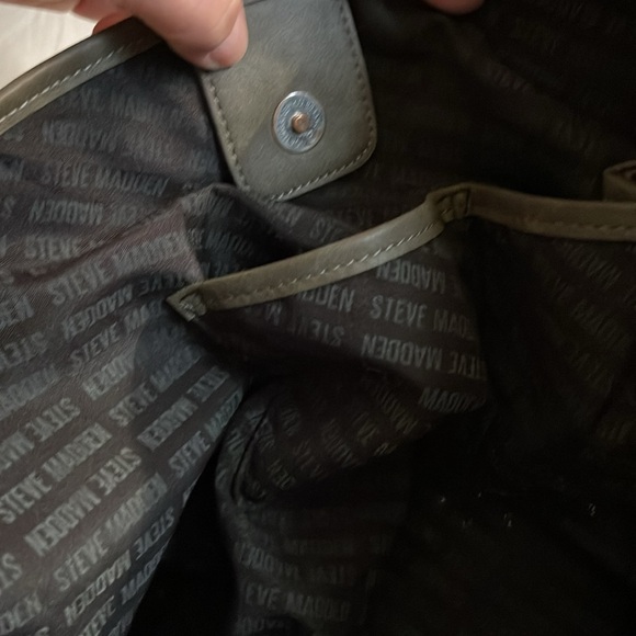 Large Steve Madden, satchel - Picture 5 of 6